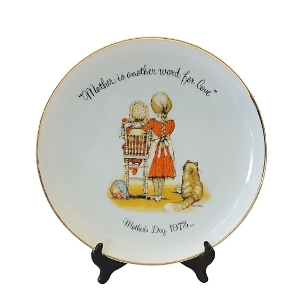 Vintage Holly Hobbie Commomorative Edition Porcelain Mother's Day 1973 Plate 10"